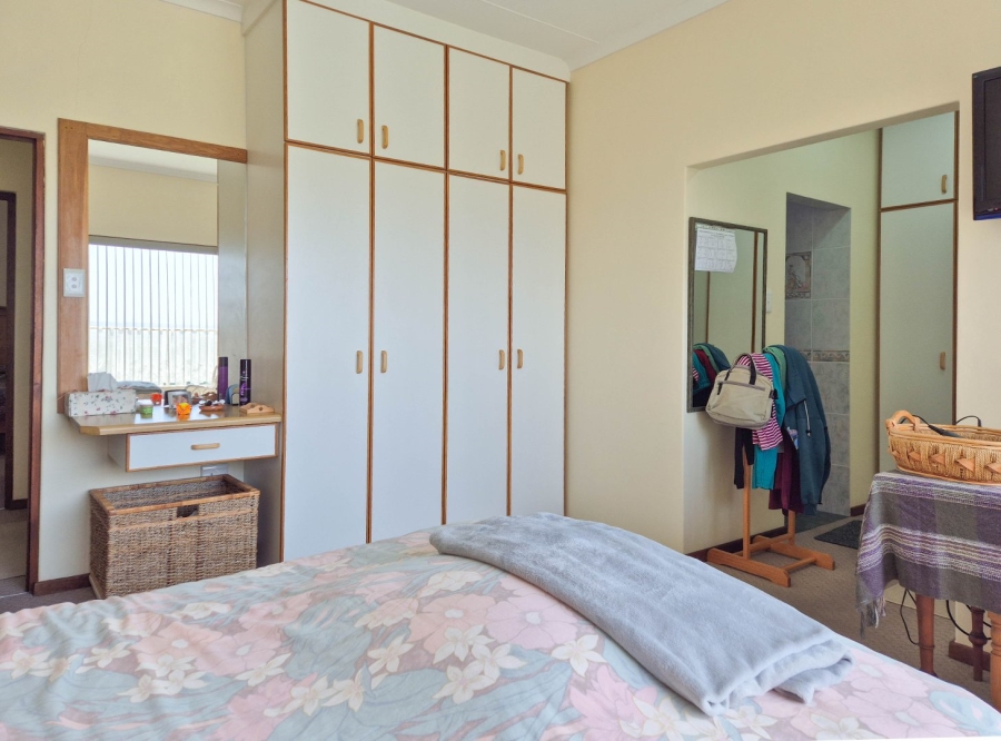 4 Bedroom Property for Sale in Stilbaai Wes Western Cape